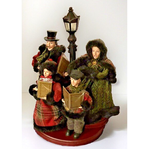 Valerie Parr Hill QVC Dickens Carolers Christmas Family Lamp Post & Base 2013 - Picture 13 of 16